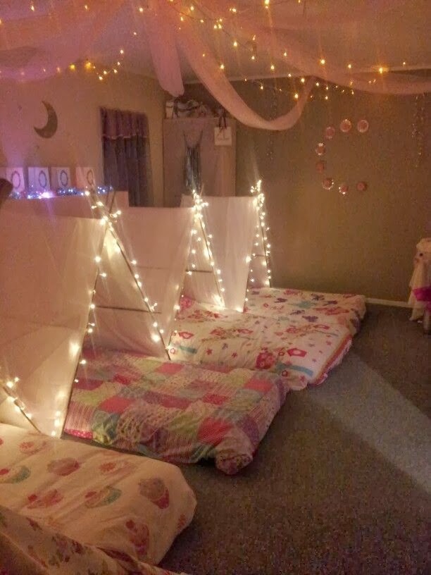 lostlittleinwonderland:  battybubblechan:  Found hereAww now these are super cute!And