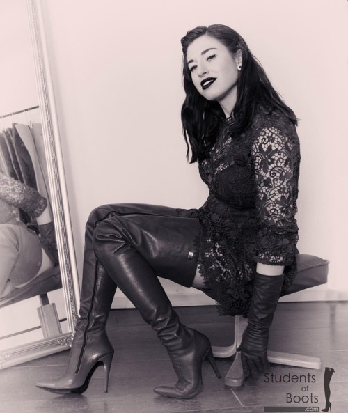 bootsandchucks: studentsofboots: Bettie #boots #gloves #fernandoberlin ##bnw #filter #photography #p