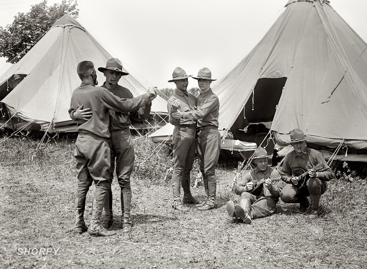 loverofbeauty:  Signal Corps Men Dancing  (1917)  via Shorpy 