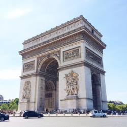 miumiuceline:  🇫🇷 #ArcdeTriomphe #Paris