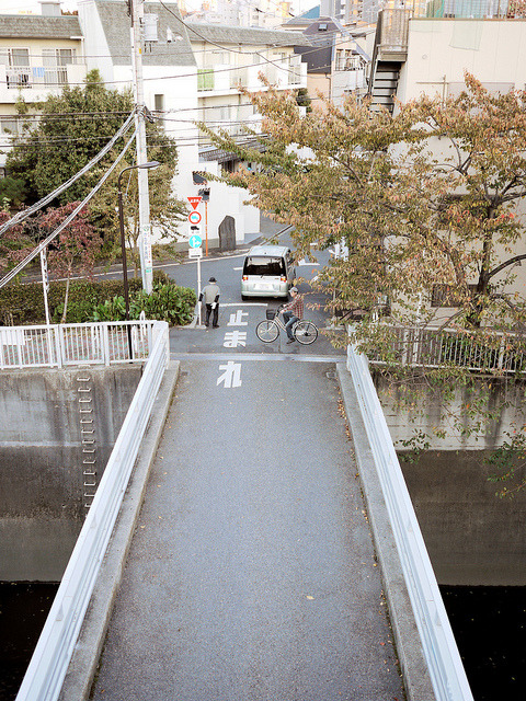 japanlove:Plain small bridge 面白味のない橋 by urawa on Flickr.