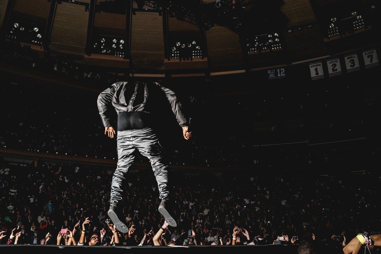 takethatdicknigga:  Kanye has the phattest ass in the game 👅 **Plus added bonus