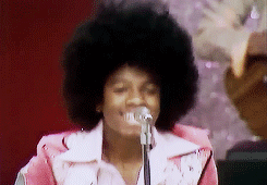 dwaynewaynejr:  kenyanxgyal:  bluemoonwalker:  MJ meme 1/5 fave hair moments    So