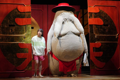 tanuki-kimono:[Spirited Away] currently on stage at the Imperial Theatre Tokyo, with amazing puppe