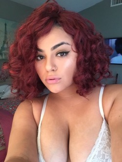 young&ndash;bbw:  lil red 💋🥀