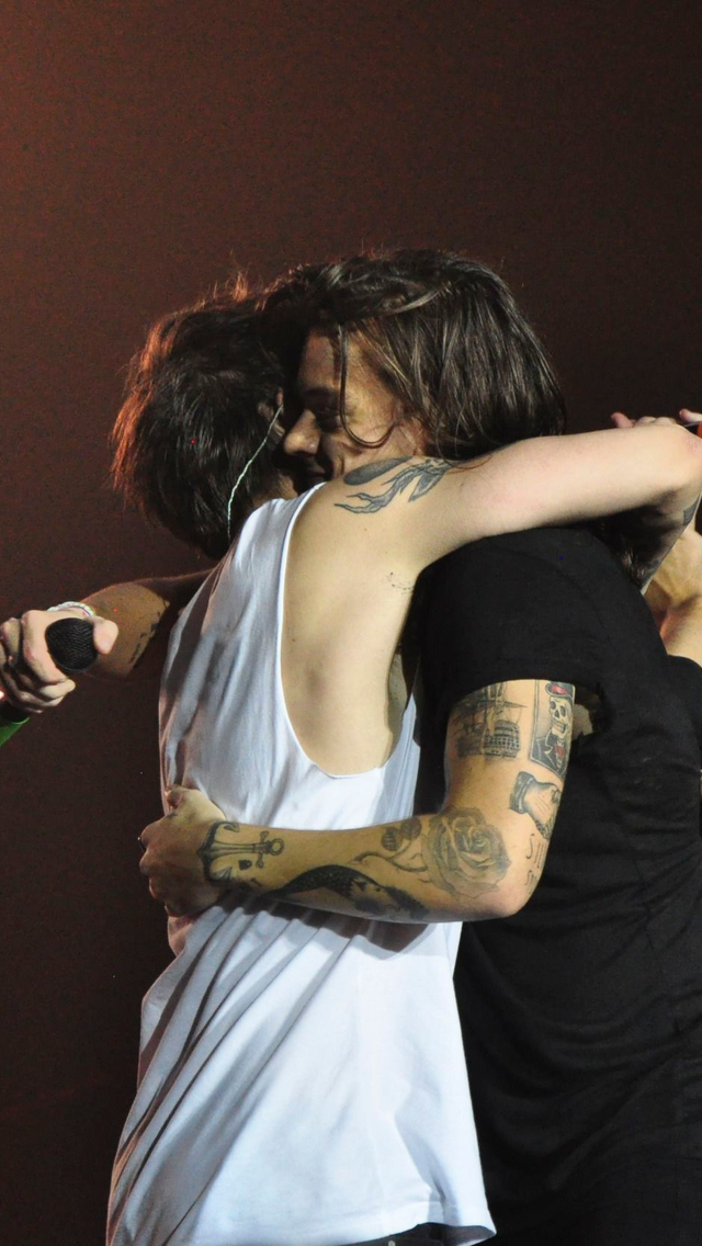 xlockscreens:  One Directionlike/reblog if you save!
