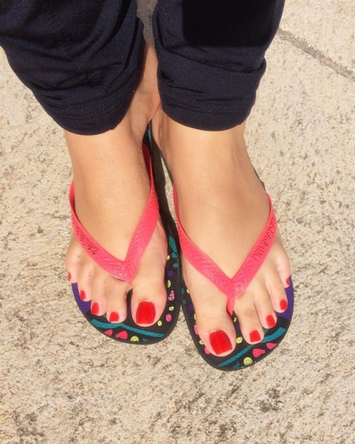 mandysfeet: Beautiful red toes fernha