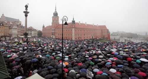 picturepowderinabottle:3.10.16  Thousands of women in black went on strike across Poland on Monday, closing down restaurants, government offices and university classes, and blocking access to the ruling party headquarters in Warsaw to protest against