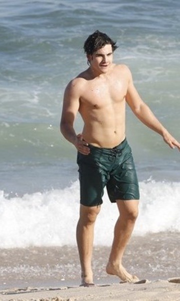male-and-others-drugs:   Nicolas Prattes shirtless