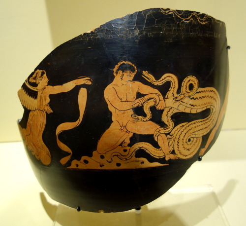 Fragmentary red-figure jar depicting Heracles battling the Lernaean Hydra, with Nike behind him.  Ar