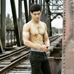 beyondasianmen:  Beautiful #asianhunk i found on instagram by am.addicted - August 13, 2015 at 02:47PM #BAM 
