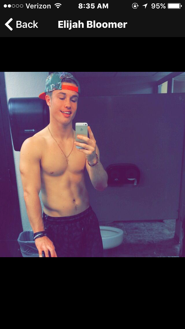 straight-kikdudes:Elijah 😍 he’s the hottest guy ever and THAT ASS OMG !!!! he’s
