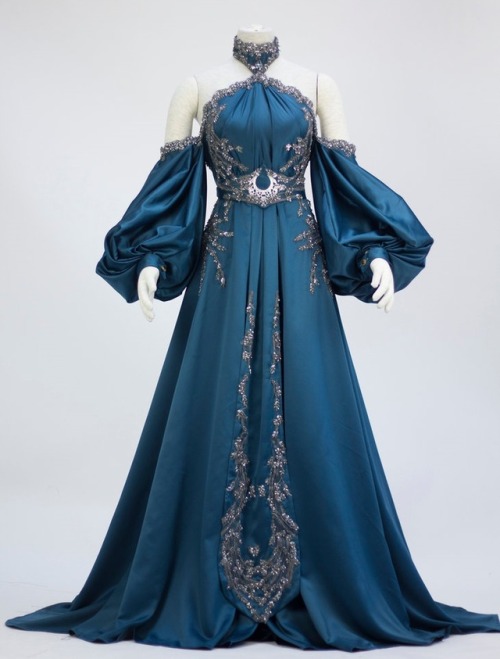 sosuperawesome:Star Cape and Northern Sky Dress, by Fairytas on EtsySee our ‘dress’ tag