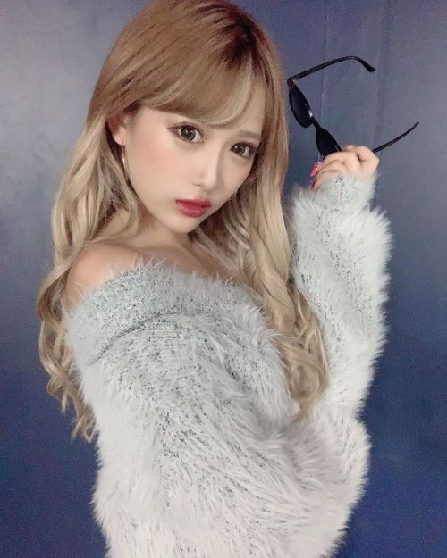 aimmmh2: www.instagram.com/__peachstagram__/