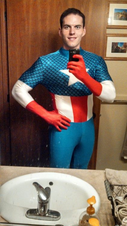 geekfetish:  Superhero Selfies For the WIN!