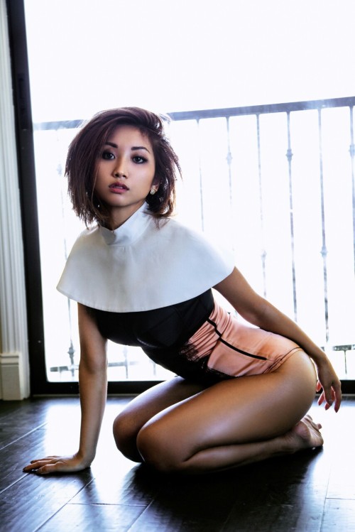 in-porn-we-trust-2k15:  Brenda song is all grown up now. Mr.Mosby would hit that.