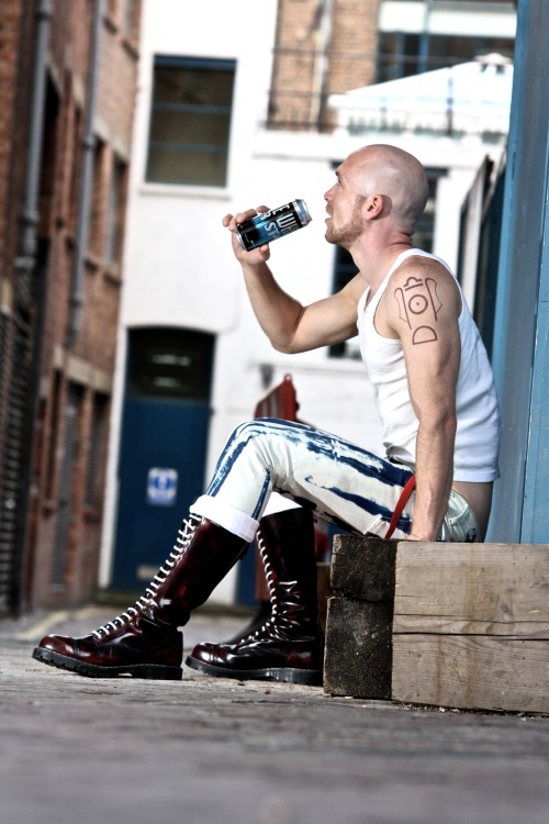 gayfetishist:  Skin! 