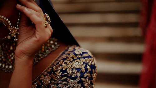 caught-between-worlds:aashiqaanah:Sabyasachi Hertitage Bridal 2016Bless Sabya’s soul for regul