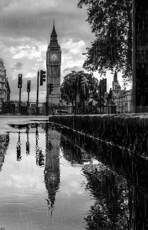 possibilities-or-dreams:  The skies are crying… 