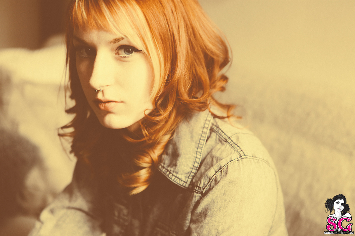 past-her-eyes:  Trebble Suicide Instagram : user286168 For more South African SuicideGirls