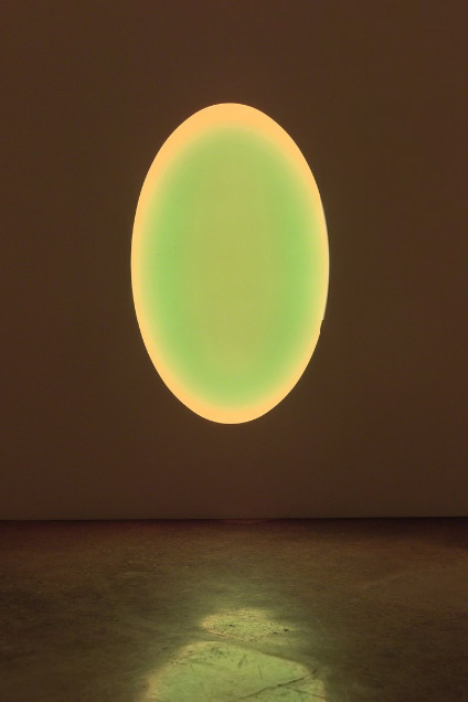 studiobaja:James Turrell, Elliptical Tall Glass, 2015L.E.D. light, etched glass and shallow space, R