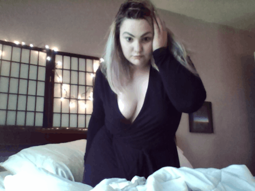 pinkbunney:  I’m a sweet little love maker.