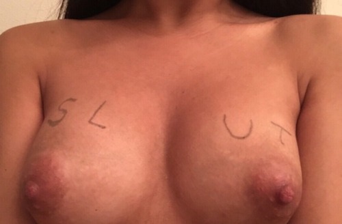 808monstah:Donna C 💦, iv got even more nudes of her, once this gets 50 reblogs I post the rest