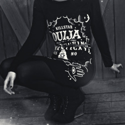 lizzylovessatan:  killstarclothing:  OUIJA Tunic Dress www.KILLSTAR.com | WE SHIP WORLDWIDE  I need it :x 