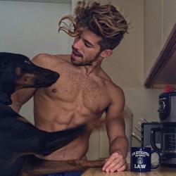 menandtheirdogs:  ijulian89: @ihensley_ helping