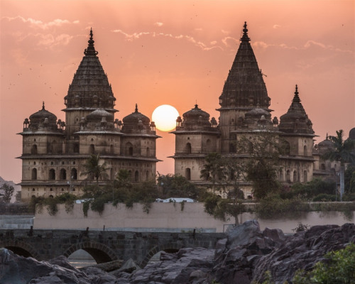 Orchha Sunset, Madhya Pradesh photo by Kevin Standage, more at https://kevinstandagephotography.word