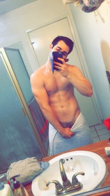 smoothcollegedudemsu:  theoneandonlysir:  Fresh out of the shower. Thotty pics in my best friends bathroom 😂  I’d pay this bro.  Fuck… perfectly toned body and hot face.  *looks at messages*