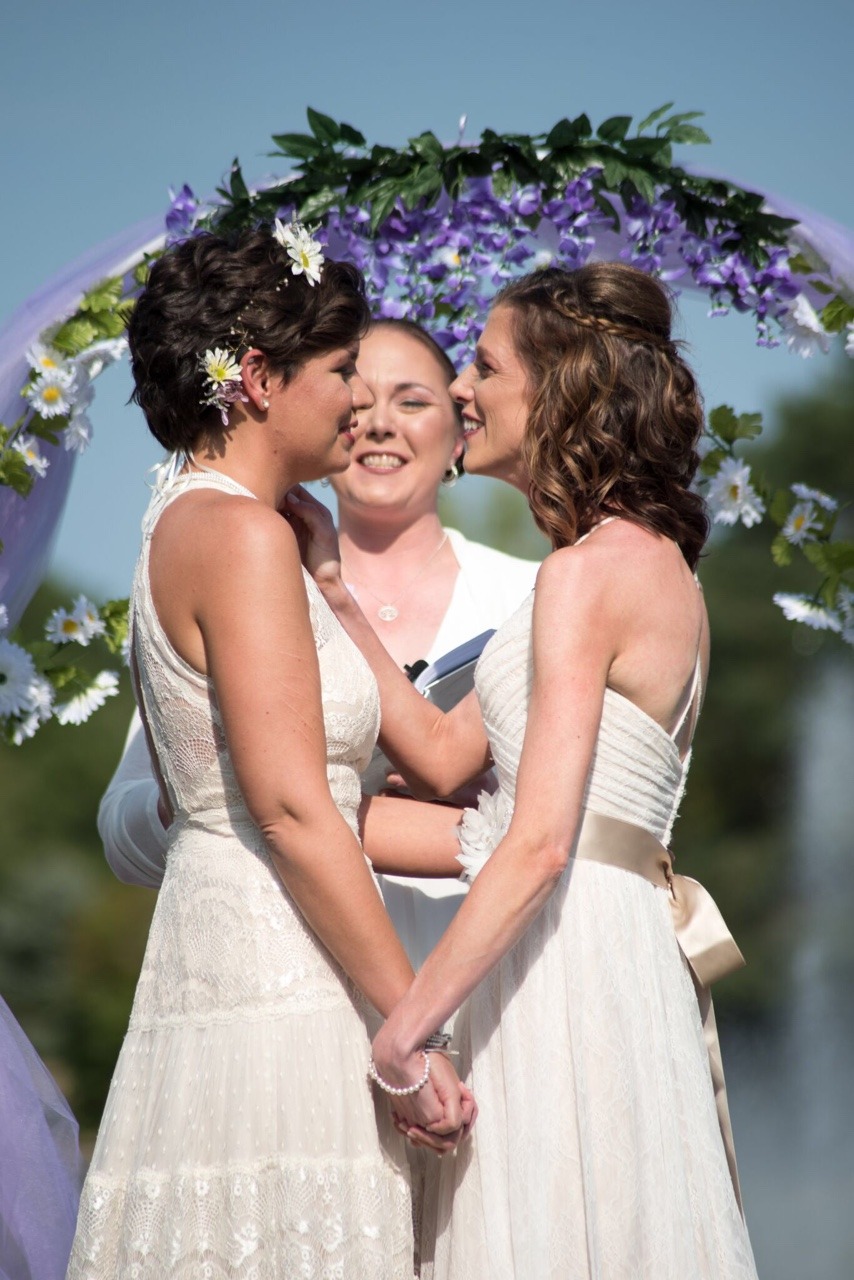 lesbiandgayy:    Meet LGBTQ people ♥️   