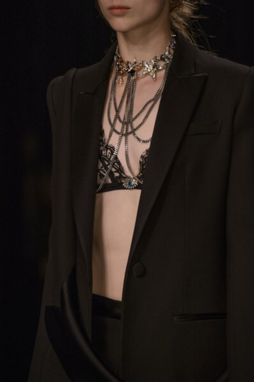 Alexander McQueen Fall 2016
