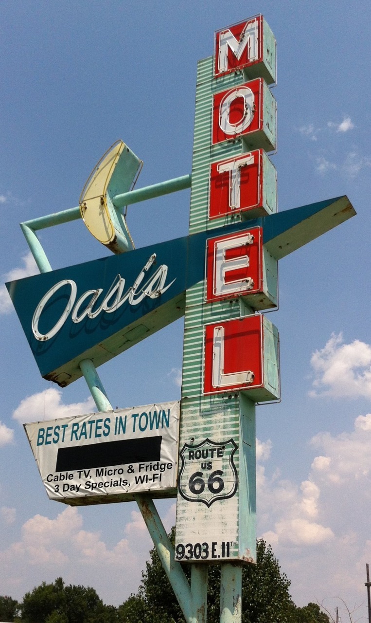 jukeboxmafia:  Motel Signs on Route 66 in Oklahoma Photos by Blake Thompson 