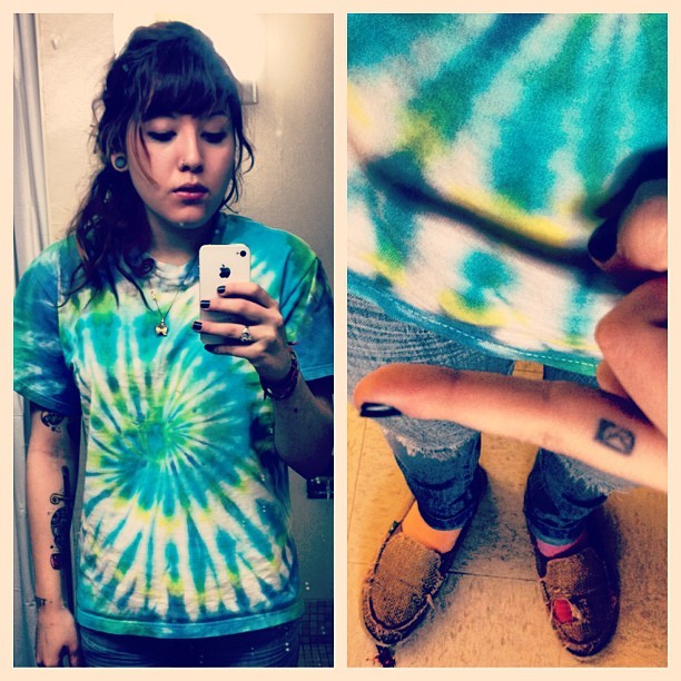 420twerksquad:  I’m sick #tiedye #ootd #me 😷🌺🌀
