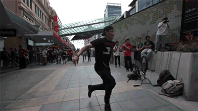 parkour-feiyue-canandausa:Let your body do the most beautiful dance, can you? Professional Parkour S