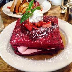 food-porn-diary:  Red velvet pancakes with