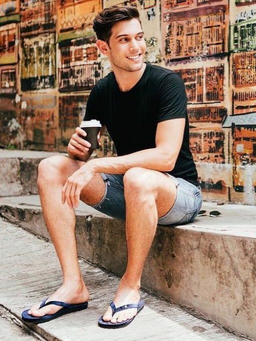 barefeetandballcaps:Me? Totally not-gay&hellip;  why? Can I learn how? nice feet
