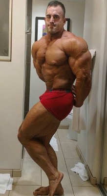 musclegodselfies:Joe Seeman