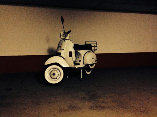 My whitewall tires vespa..