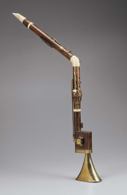 Basset horn, ca. 1810-18Raymund Griesbacher (Vienna, Austria)- Materials: Body: Boxwood • Knee/Rings