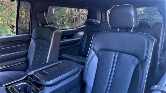 2022 Jeep Grand Wagoneer second-row seats