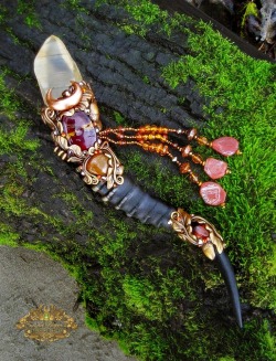 spinningcastle:  GOLDEN TEARS OF FREYA Crystal Horn Wand by Susan Tooker Website | Instagram | Twitter Crystal Horn Wand. Golden Healer Lemurian Quartz Crystal, Picture Jasper, Carnelian, Amber &amp; Carnelian beaded dangles, and Blesbok horn handle.