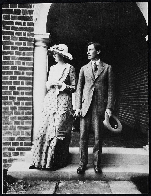 Virginia and Leonard Woolf, 1912, This photograph was taken at Dalingridge Place, the Sussex home of