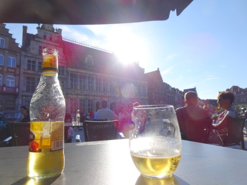 Tournai, la Cathédrale et la Grand-Place (où j’ai pris un cidre !)