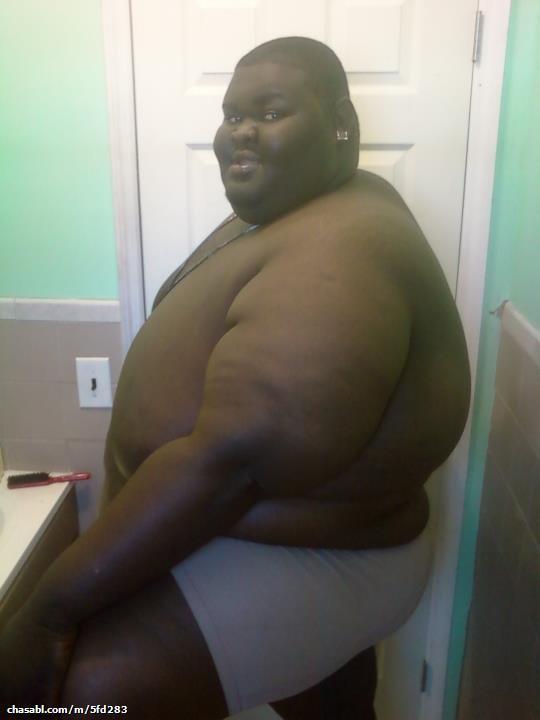 gordo4gordo4superchub:  chrischub41:  bigfachubbyfan:  Heâ€™s really sexy  Need