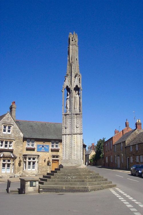 everythingieverloved:  The Death of Eleanor of Castile, Queen of England &amp; the Eleanor Cross