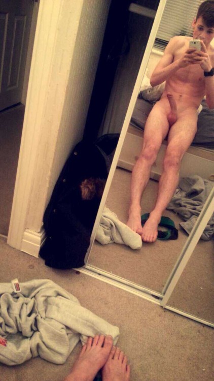 snapchathott: naked slim boy