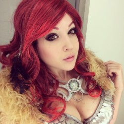 nicolejeancosplay:  I’m Red Sonja today