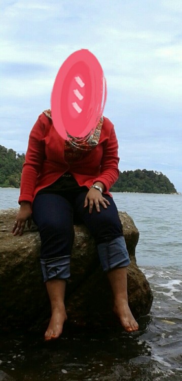 faizzwan: yus0770: nizam887:  Aku da married.. wife ok cun.. chubby, tetek pun beso la.. ( blh tgk d